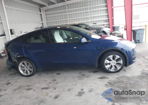 2024 Tesla Model Y Long Range Dual Motor All-Wheel Drive from USA, damaged, VIN 7SAYGDEE3RA268033